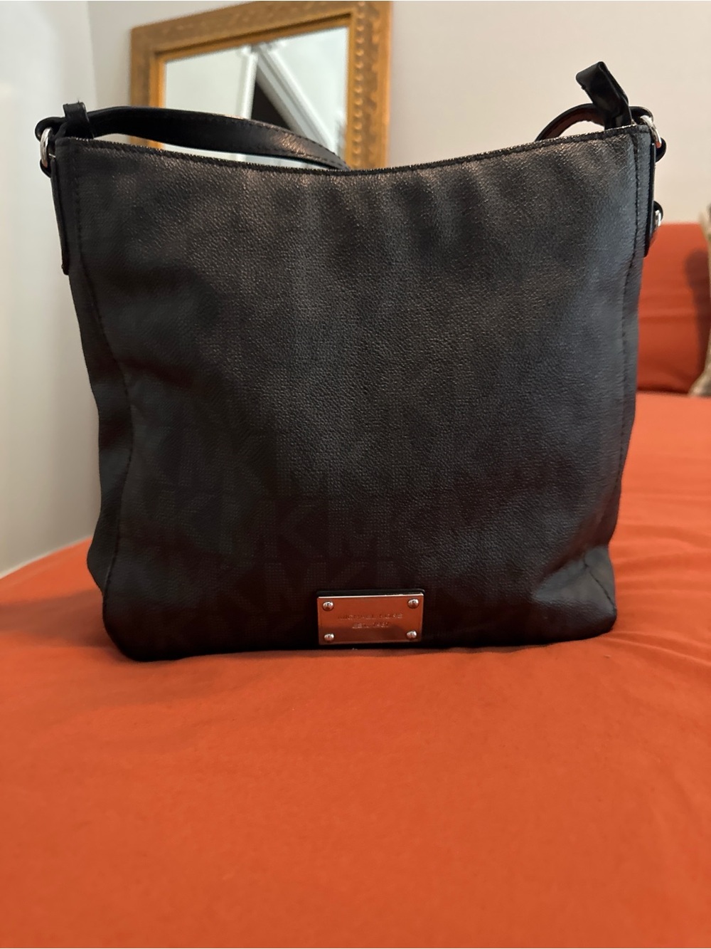 Michael Kors Jet Set Travel Logo Messenger / Crossbody Bag 30F4STVM3B